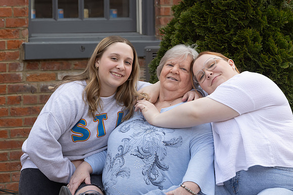 191_SR24_SantelSisters